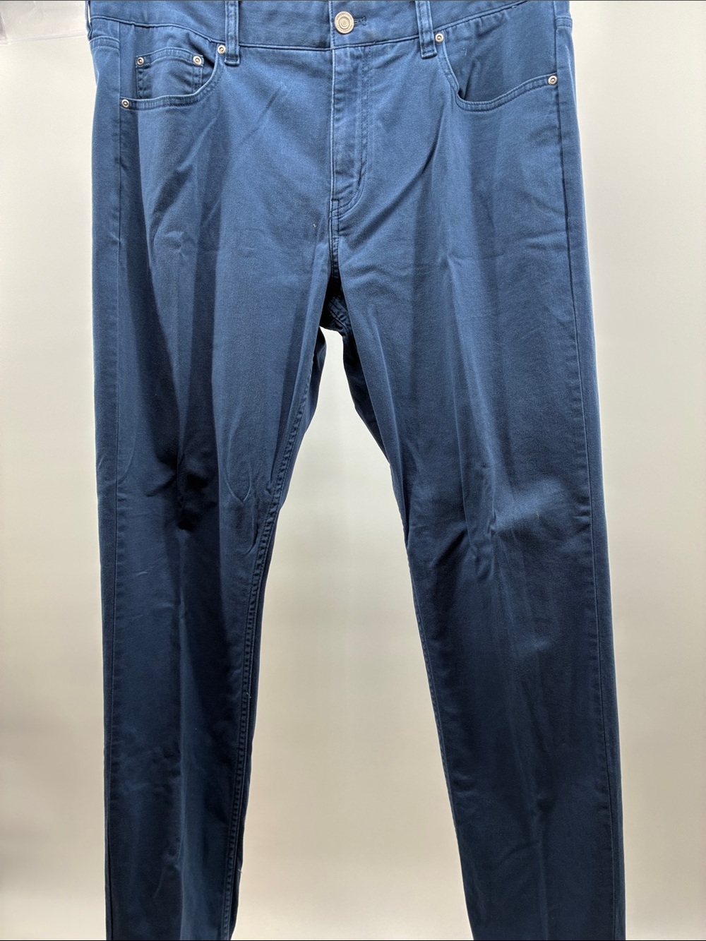 Vineyard Vines Men's Slim Straight Jeans in Navy Blue